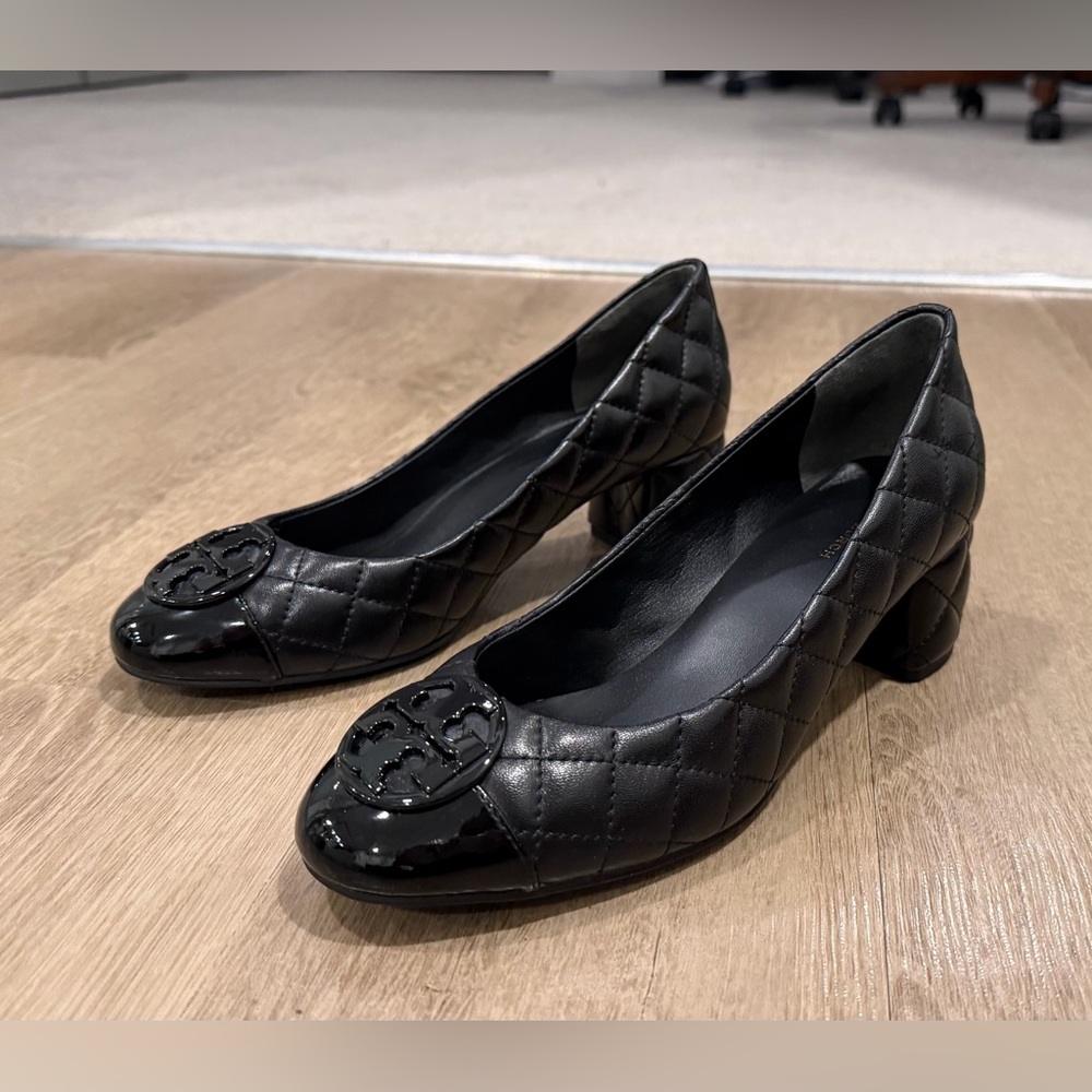 NEW Tory Burch Chelsea Quilted Leather Pump Black Logo Heels 50MM Women’s 7.5